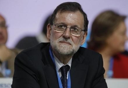 Rajoy_Mariano_seduto_R439