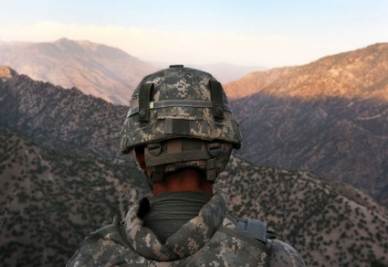 afghanistan_guerra_soldatoR400