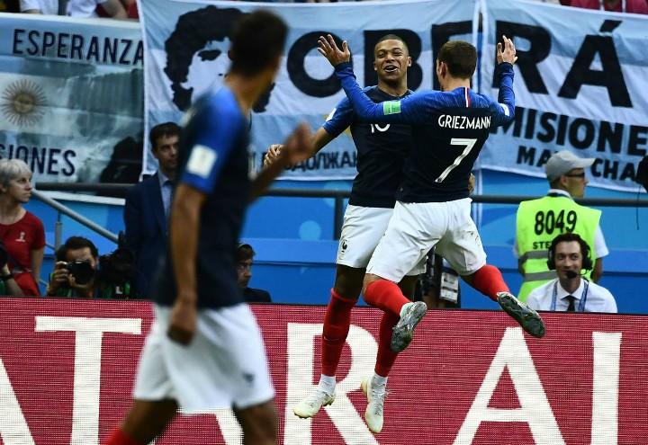 Mbappe_Griezmann_gol_Francia_petto_lapresse_2018
