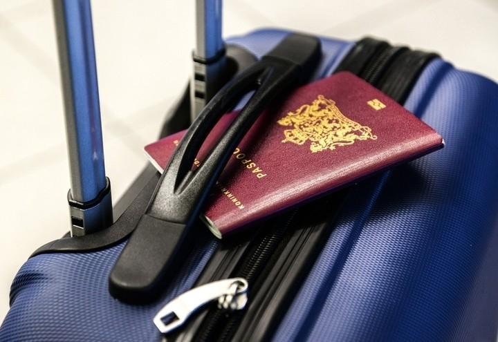 Valigia_passaporto_Pixabay