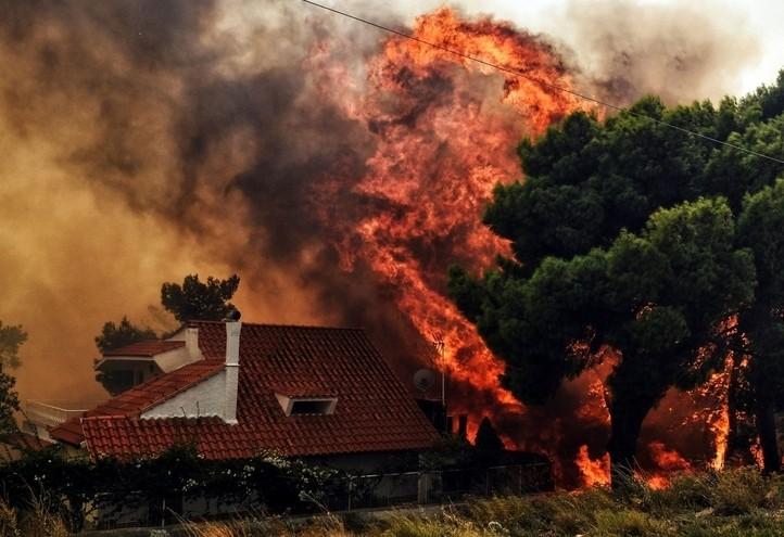 grecia_atene_incendio_lapresse_2018