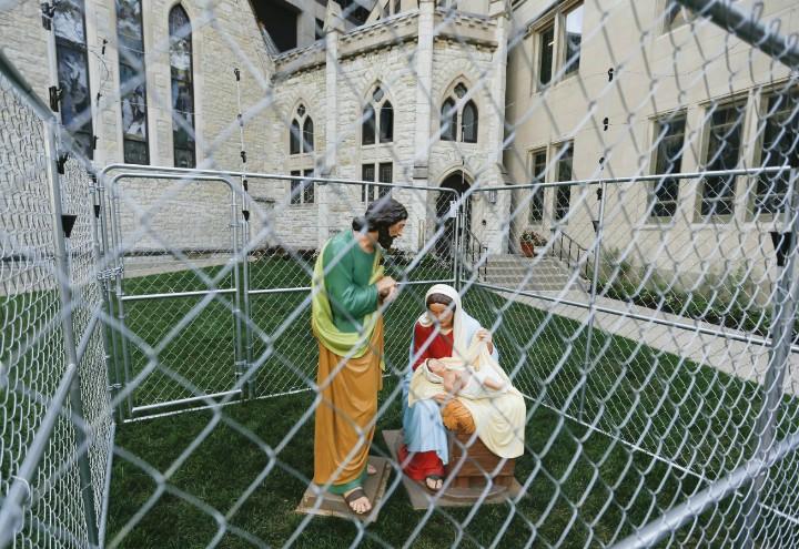 nativity-cage