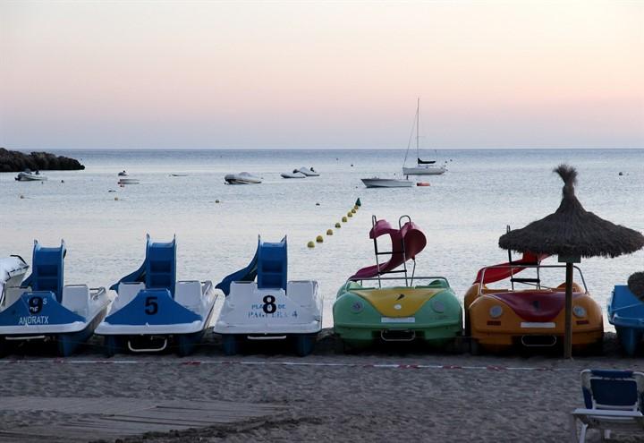 pedalo_mare_spiaggia_pixabay