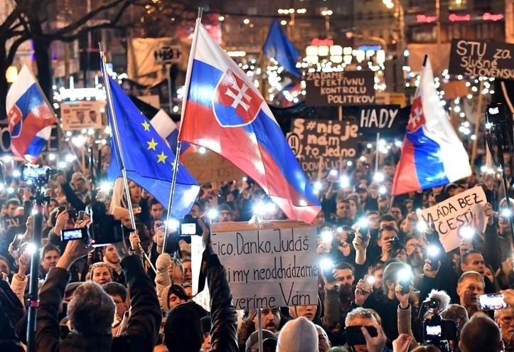 slovacchia_bratislava_manifestazione_protesta_lapresse_2016