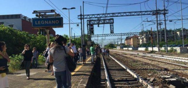 treno_legnano_stazione_sciopero_trenord_binari_twitter_2018