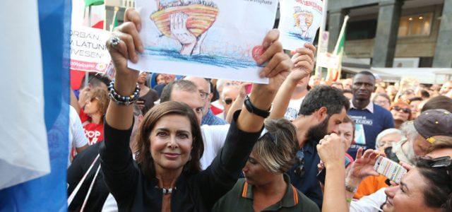 protesta_sinistra_boldrini_muri_lapresse_2018