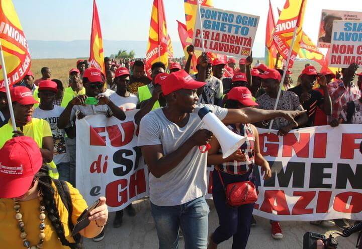 Braccianti_Manifestazione_Lapresse