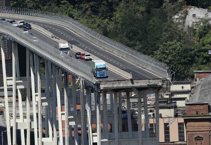 Genova_ponte_Morandi_crollo_lapresse_2018