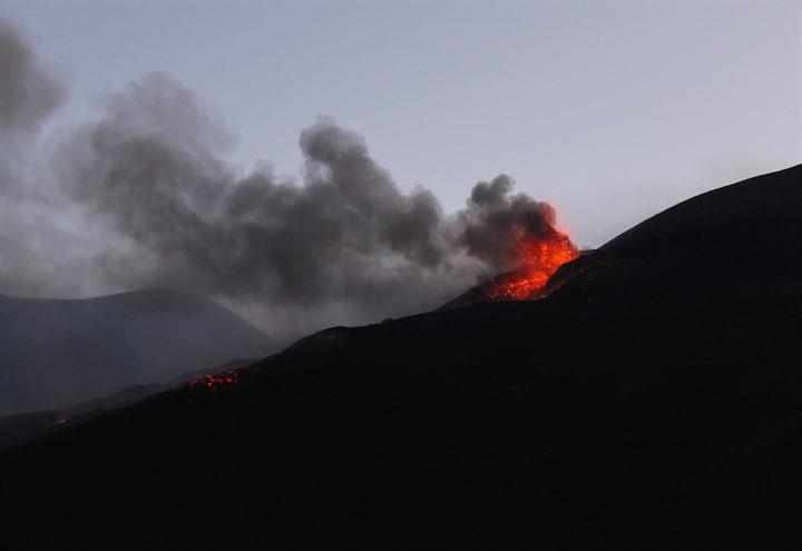 etna_vulcano_eruzione_pixabay