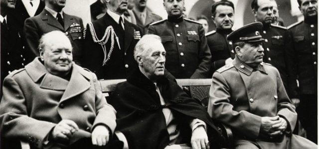 yalta_churchill_roosevelt_stalin_lapresse_1945