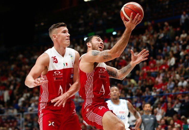 Mike_James_Milano_Tarczewski_lapresse_2018