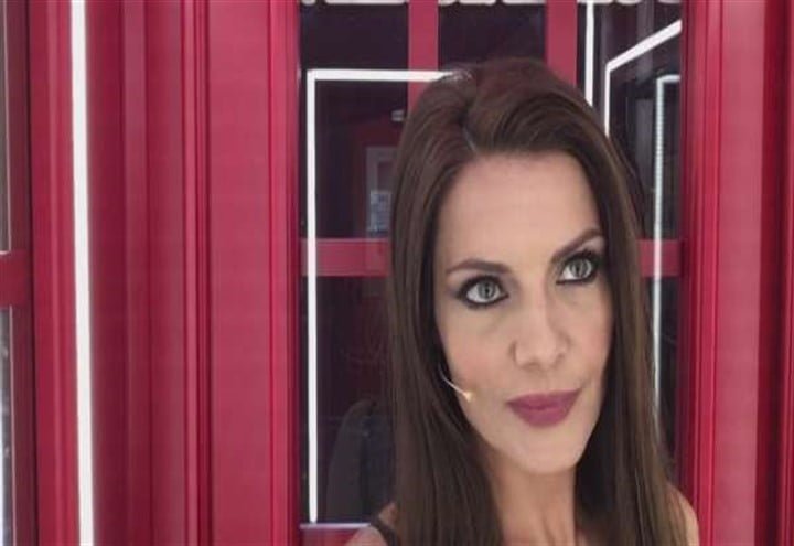 anna_fusco_cabina_rossa