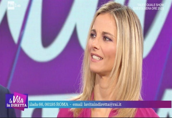 fialdini_imbarazzata_vita_diretta