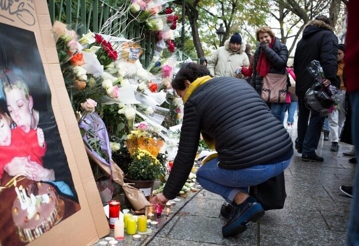 parigi_bataclan_attentato_terrorismo_lapresse_2016