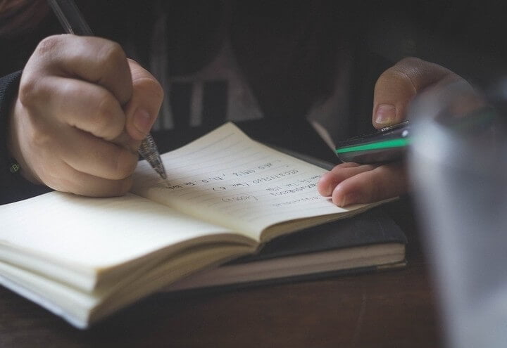 scuola_quaderno_cultura_scrittura_lettura_pixabay
