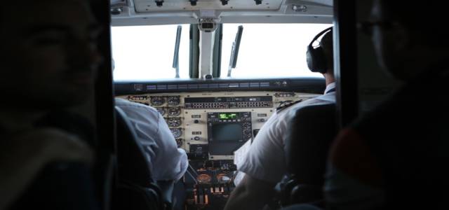 aereo piloti cabina volo pixabay 640x300