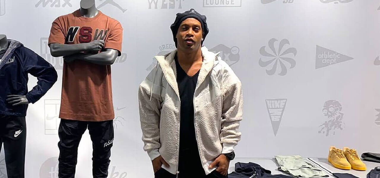 Ronaldinho in posa (Instagram)