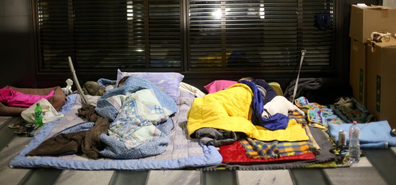 clochard per strada