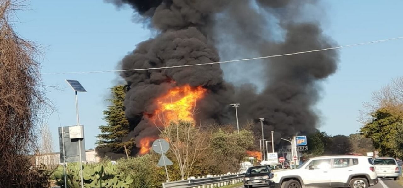 Esplosione Rieti, ci sono morti (Twitter)