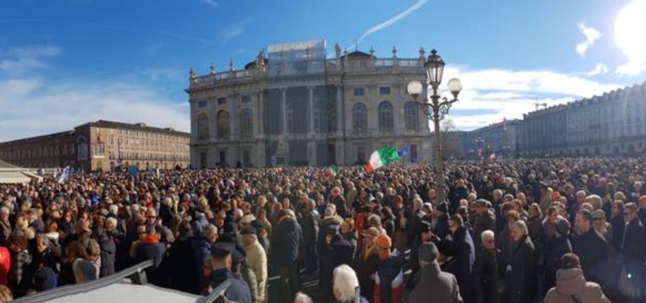 Tav, manifestazione a Torino per il sì (foto da Twitter)