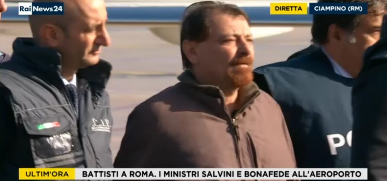 Cesare Battisti è atterrato a Ciampino