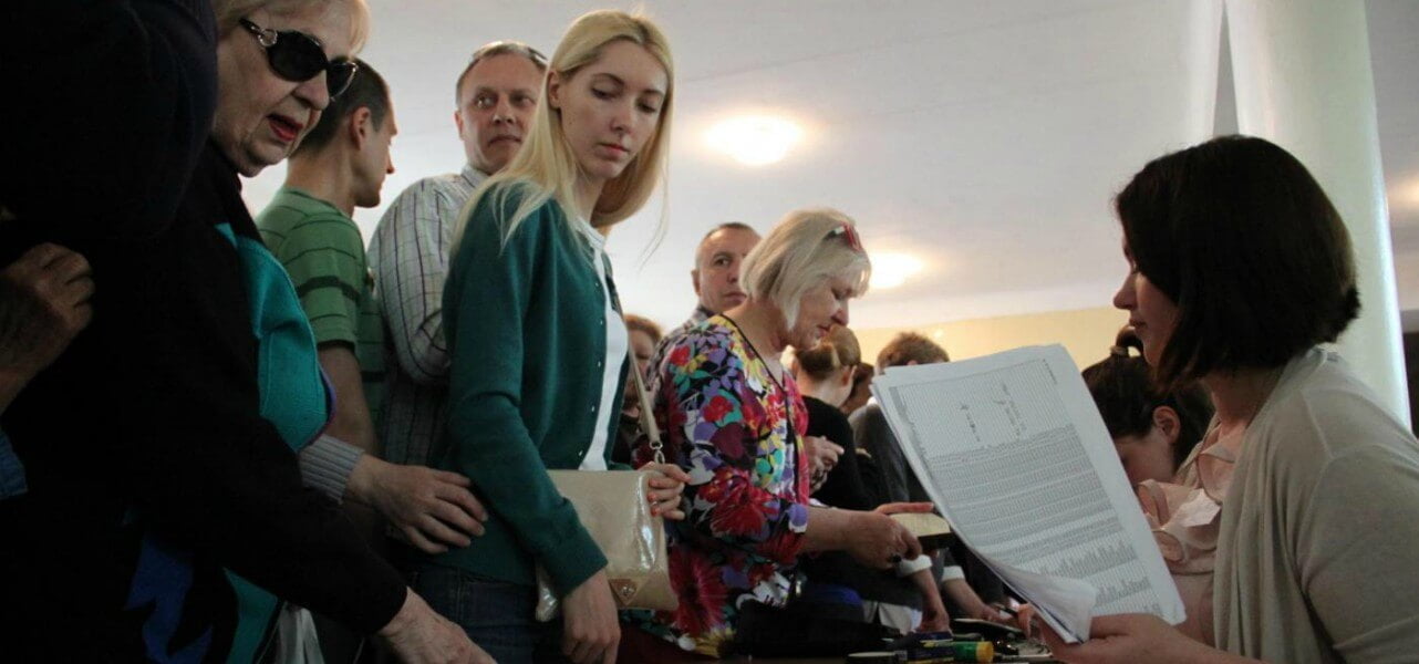 ucraina referendum donetsk lapresse1280
