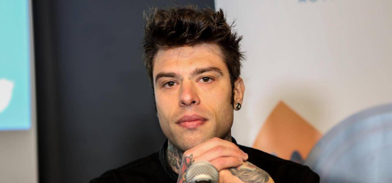 Fedez Paranoia Airlines E 1 In Classifica Piovono Accuse Gonfia Gli Ascolti Su Spotify La Dura Replica