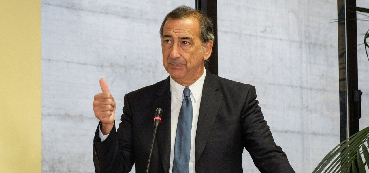 Sala Beppe Pollice Lapresse1280