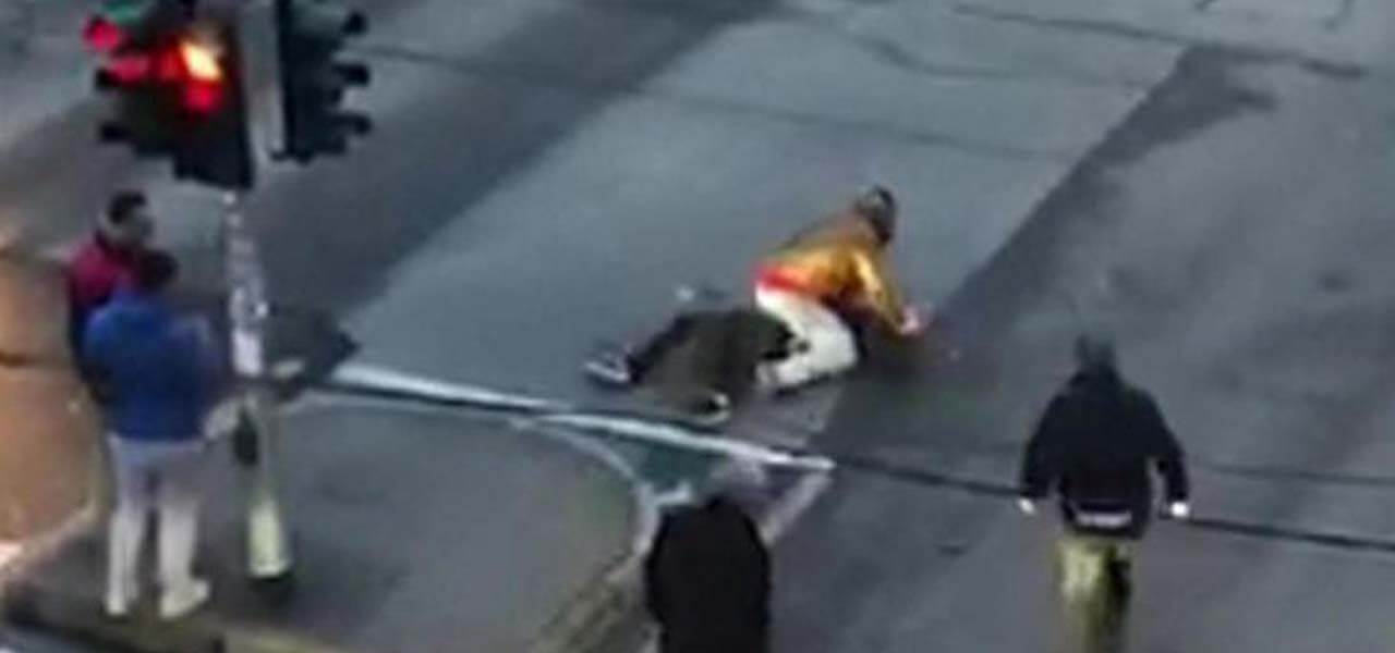 Milano, uomo accoltellato in strada