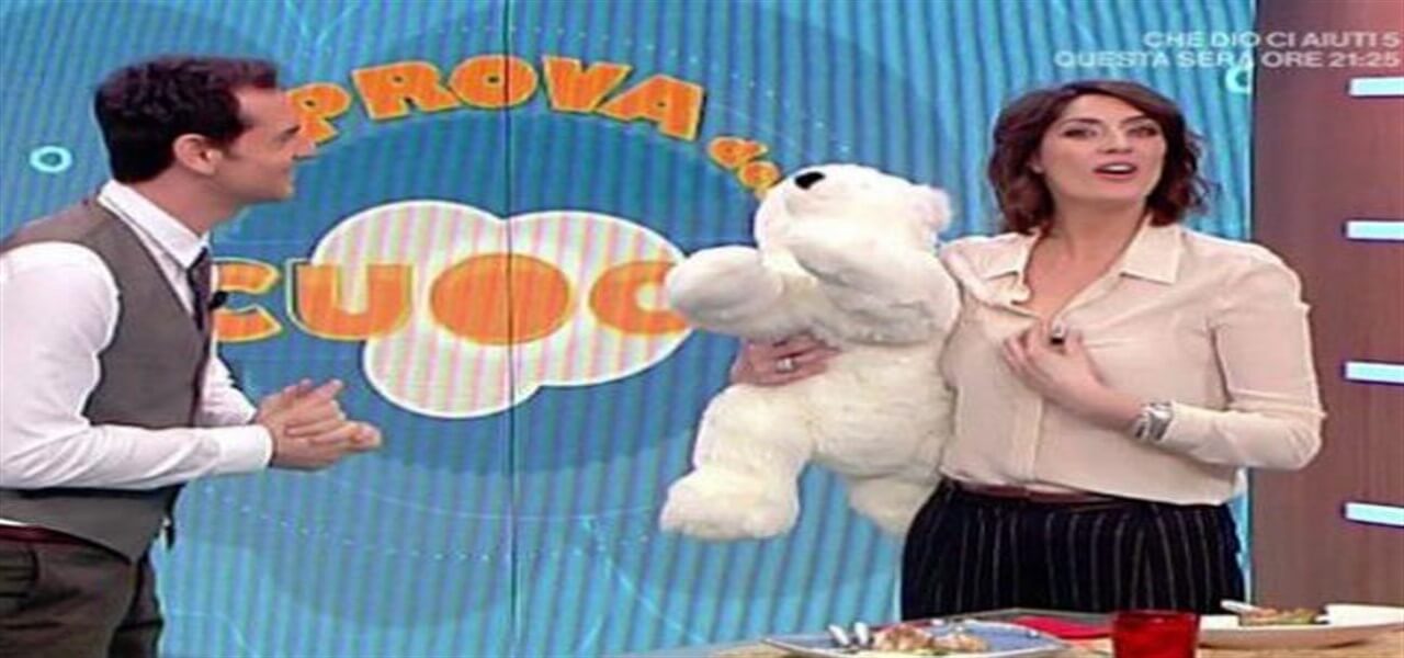 elisa isoardi regali san valentino