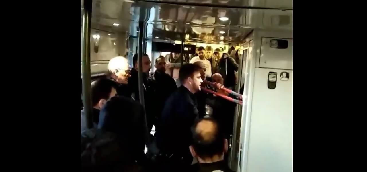 polizia francese spray urticate