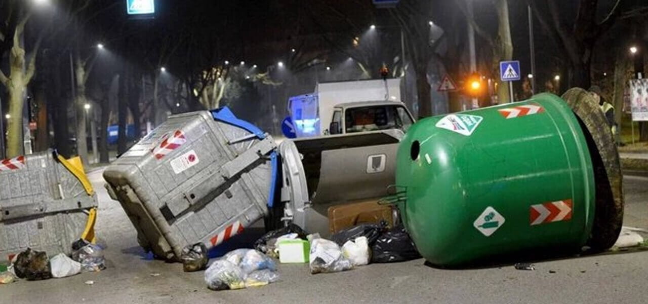 Scontri a Ferrara, la denuncia di Salvini