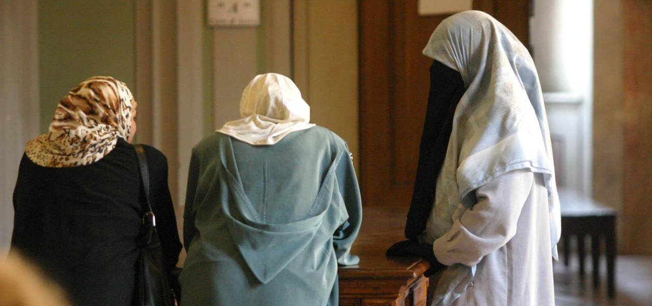 Donne col velo islamico