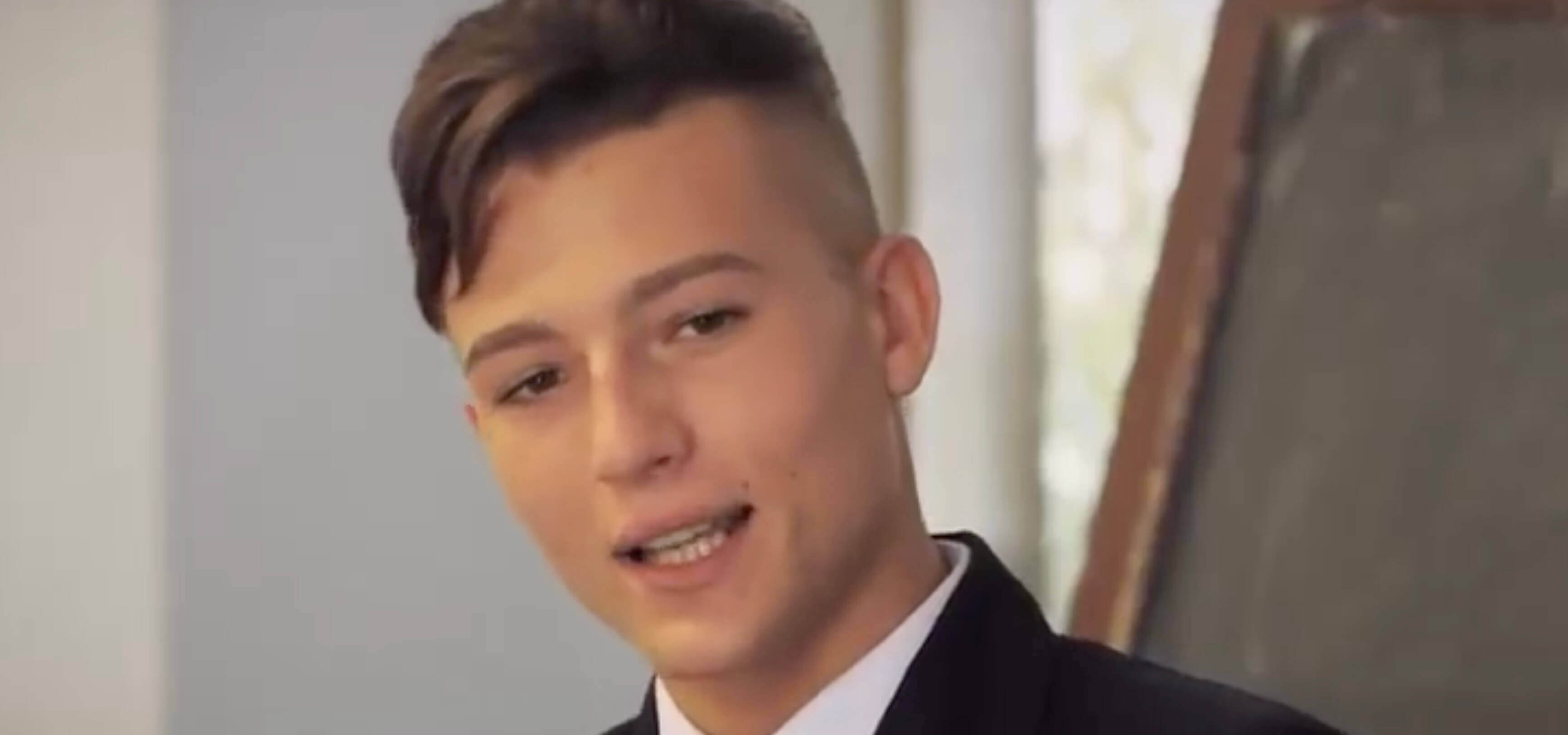 luca cobelli il collegio screenshot 2019