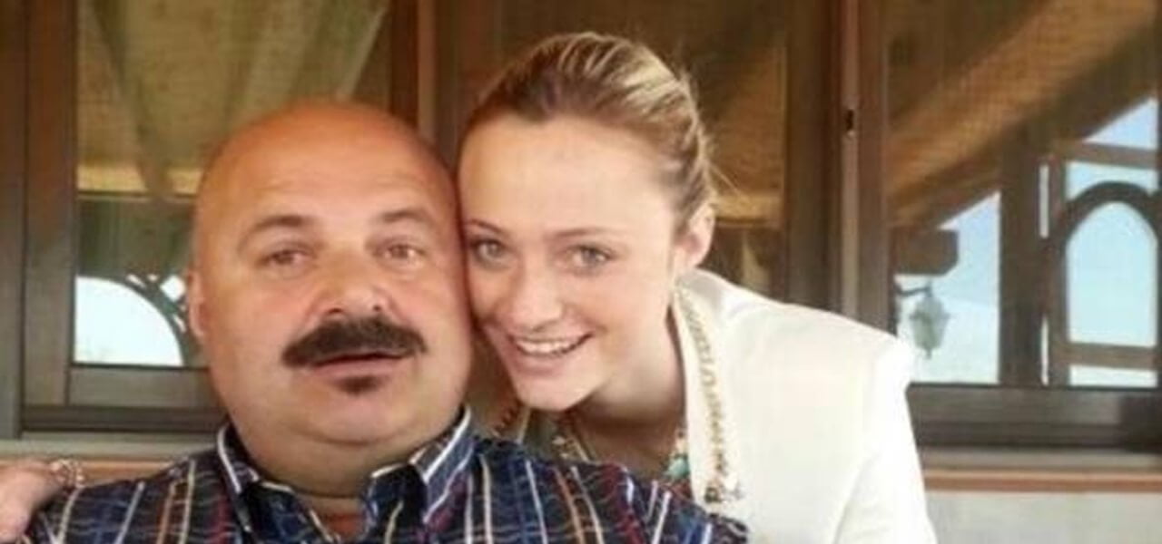 Martina Peveri con il padre, in carcere