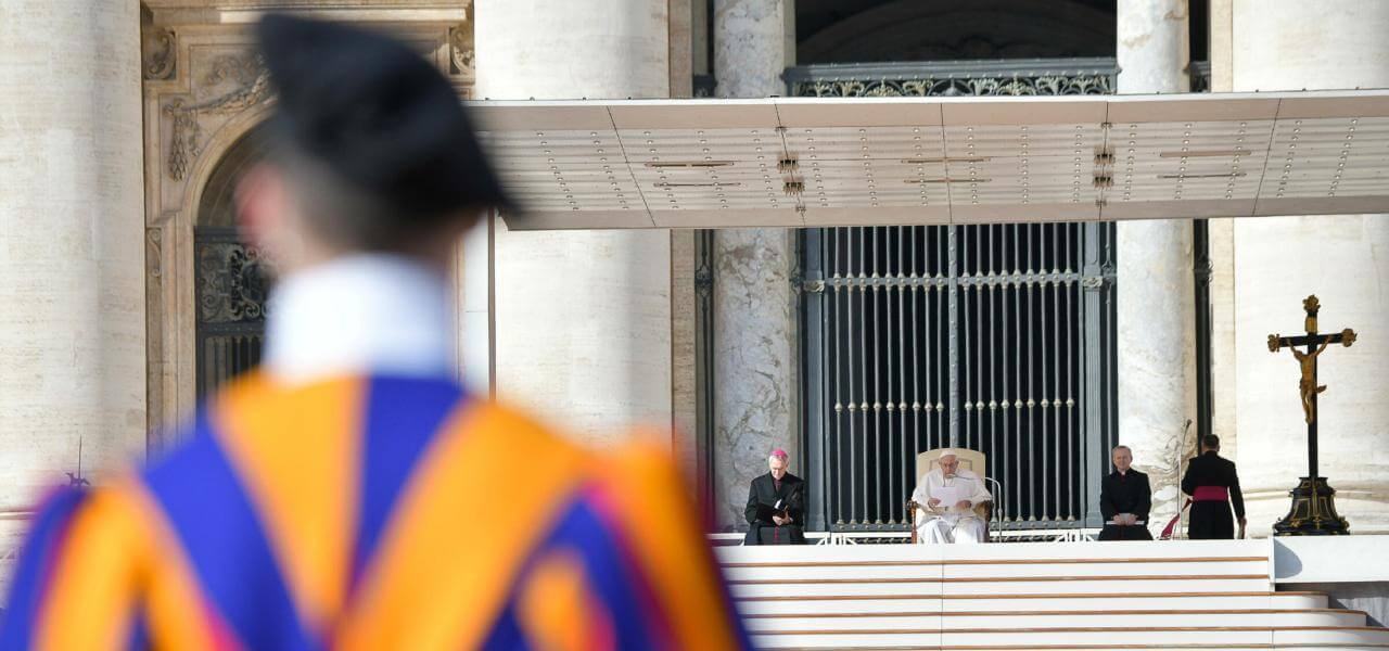 papa francesco vaticano udienza guardia svizzera lapresse 2019