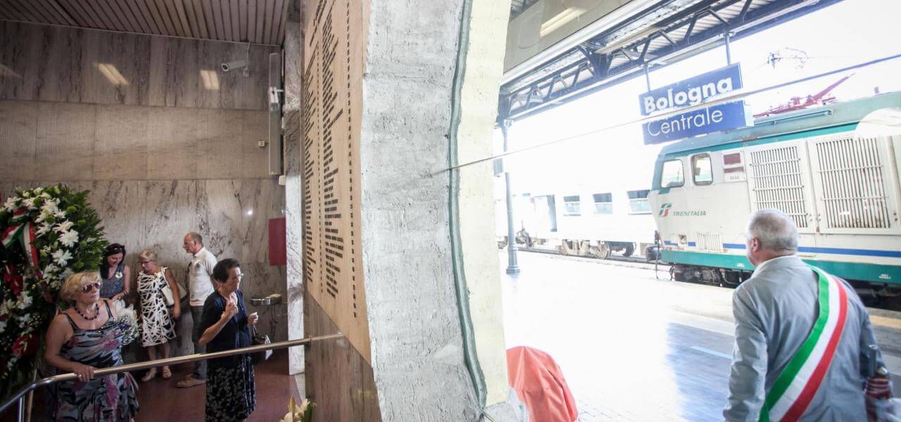 Strage alla stazione di Bologna
