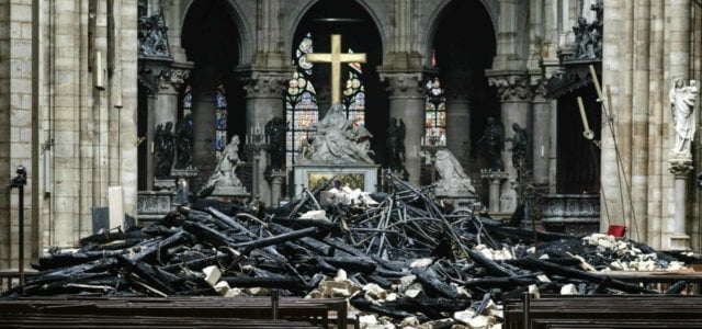 notredame parigi incendio 2 lapresse1280 640x300