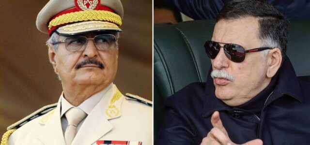 Il generale Khalifa Haftar (a sin.) e il presidente Fayez al-Serraj