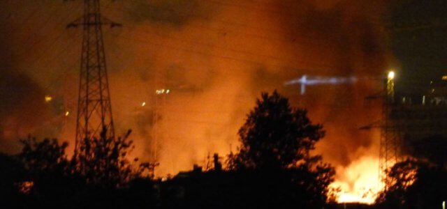 Rogo a Roma in una discarica abusiva