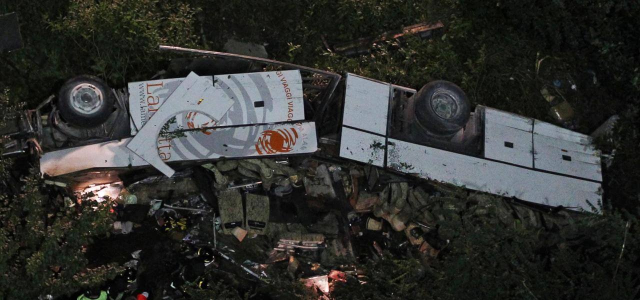 Strage Avellino, bus in scarpata nel luglio 2013