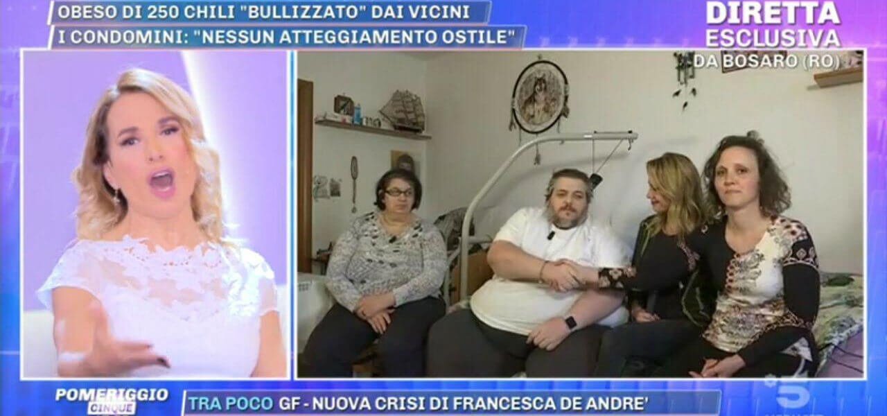 Lite con i vicini: obeso fa pace (Pomeriggio 5)