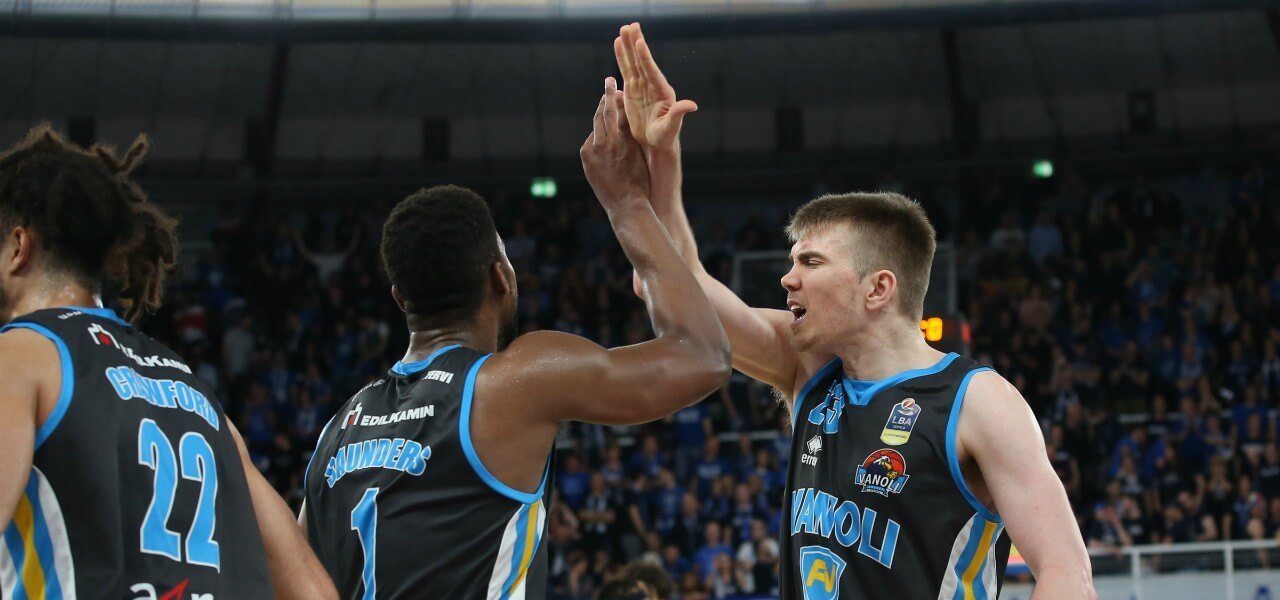 Saunders Aldridge Cremona esultanza lapresse 2019
