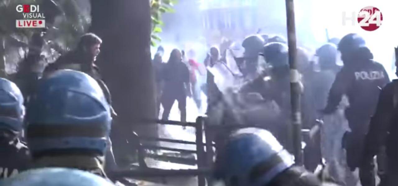 Scontri Polizia-Casapound-antagonisti a Genova