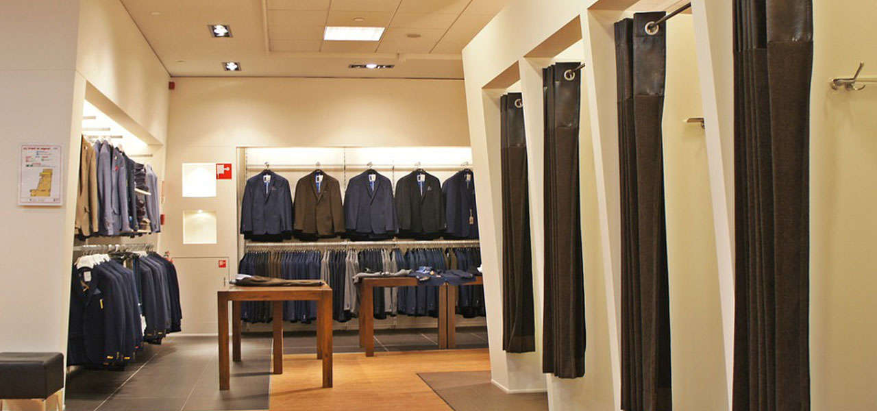 I camerini di un negozio di abbigliamento