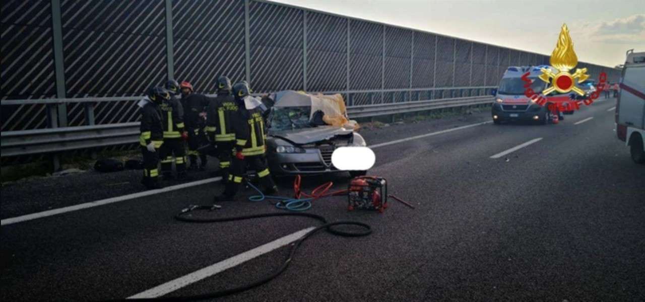 incidente a1 amiche vigili fuoco
