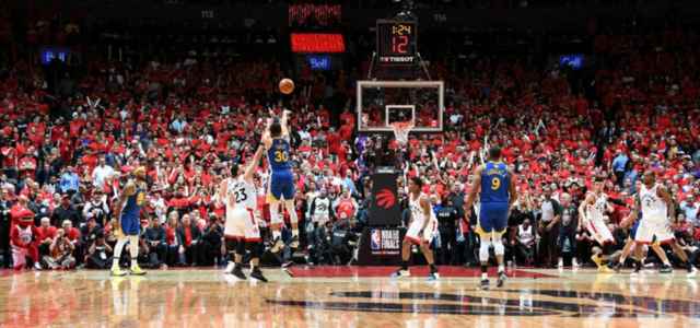 Curry tripla Golden State Toronto NBA lapresse 2019 640x300