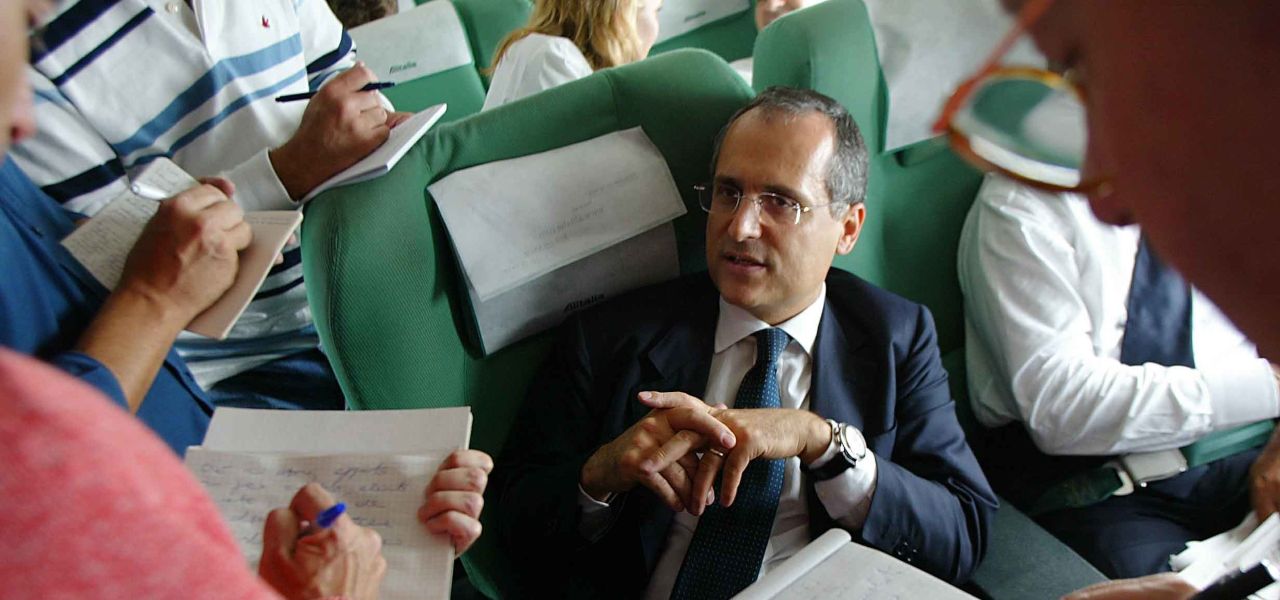 Claudio Lotito nel 2004 su aereo Alitalia