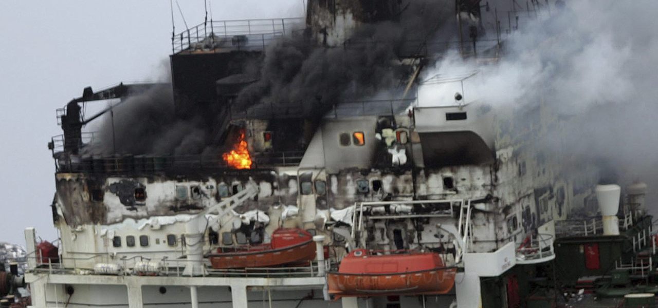 Petroliera a fuoco