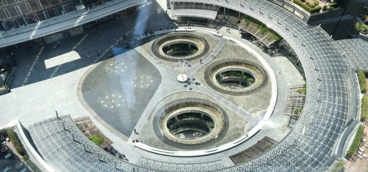 Piazza Gae Aulenti Milano veduta lapresse 2019